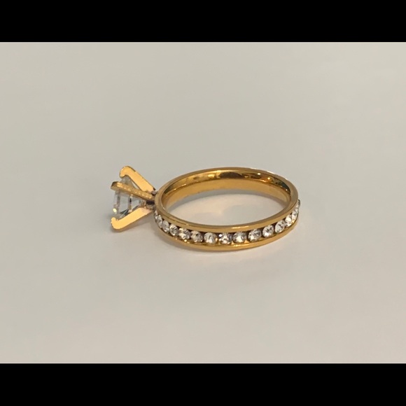 🥰 Wedding Ring 🥰 - Picture 9 of 11